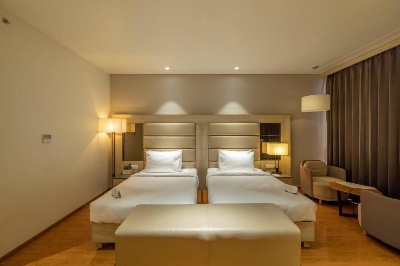 Sarovar Portico Morbi Exterior photo